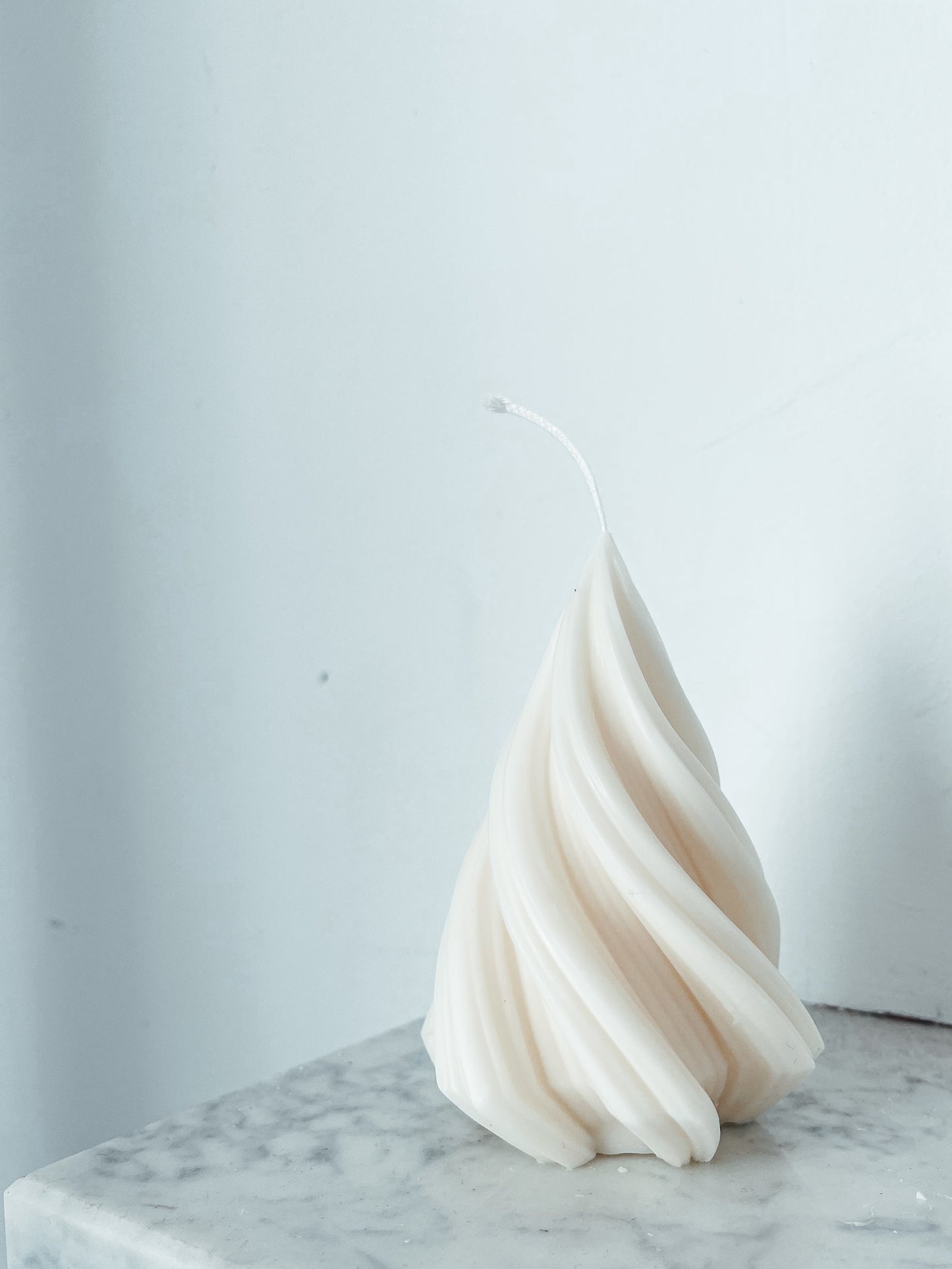 Swirly Xmas tree M kaars