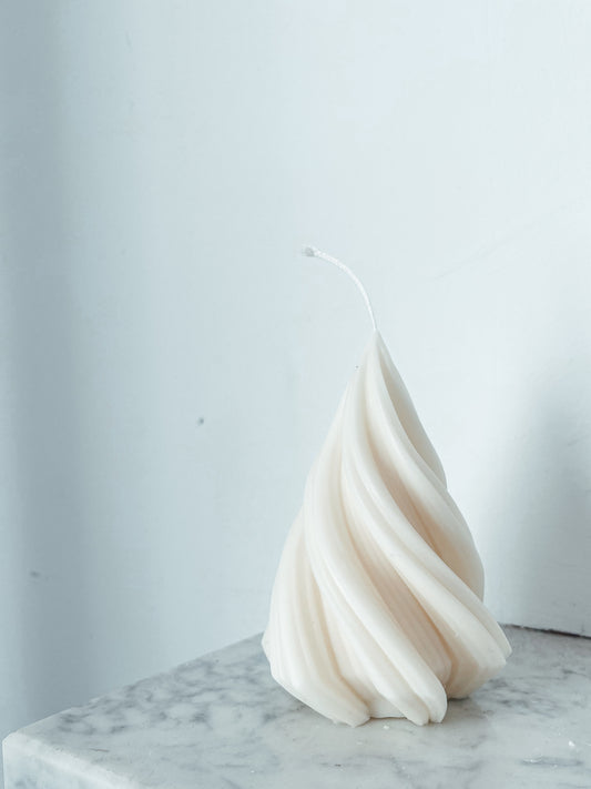 Swirly Xmas tree M kaars