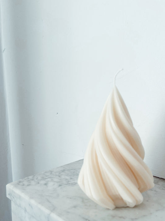 Swirly christmas tree L kaars